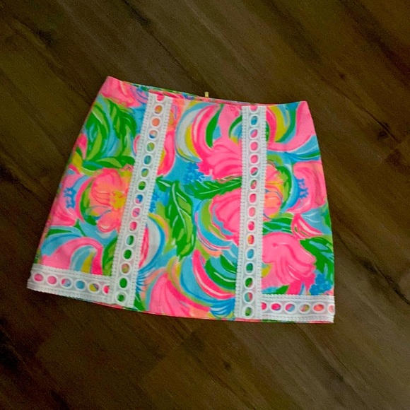 Lilly Pulitzer Dresses & Skirts - NWOT, Lilly Pulitzer skirt with lining.